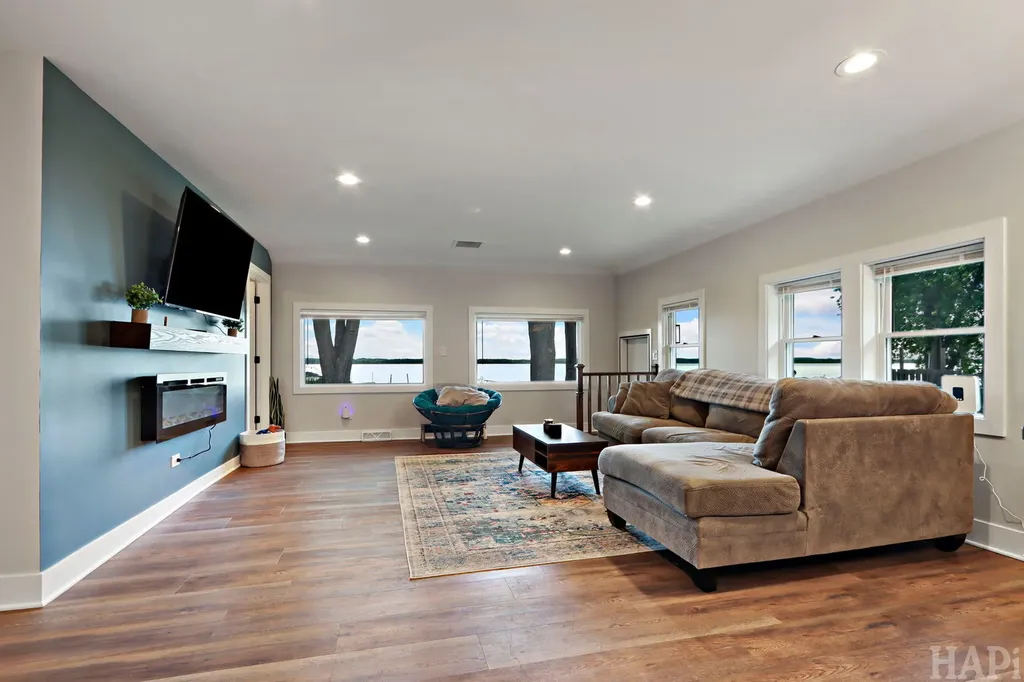 39225 North Shore Avenue Antioch IL 60002