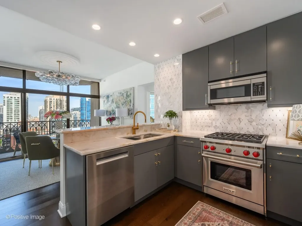 21 East Huron Street Chicago IL 60611