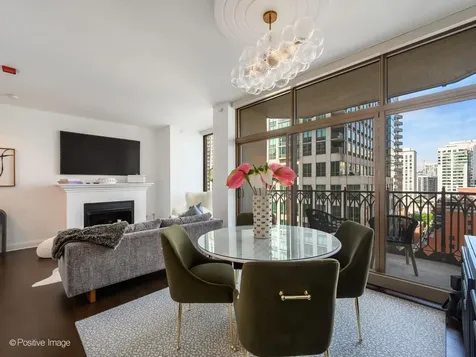 21 East Huron Street Chicago IL 60611