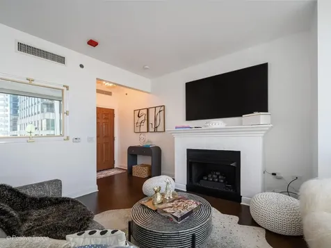 21 East Huron Street Chicago IL 60611