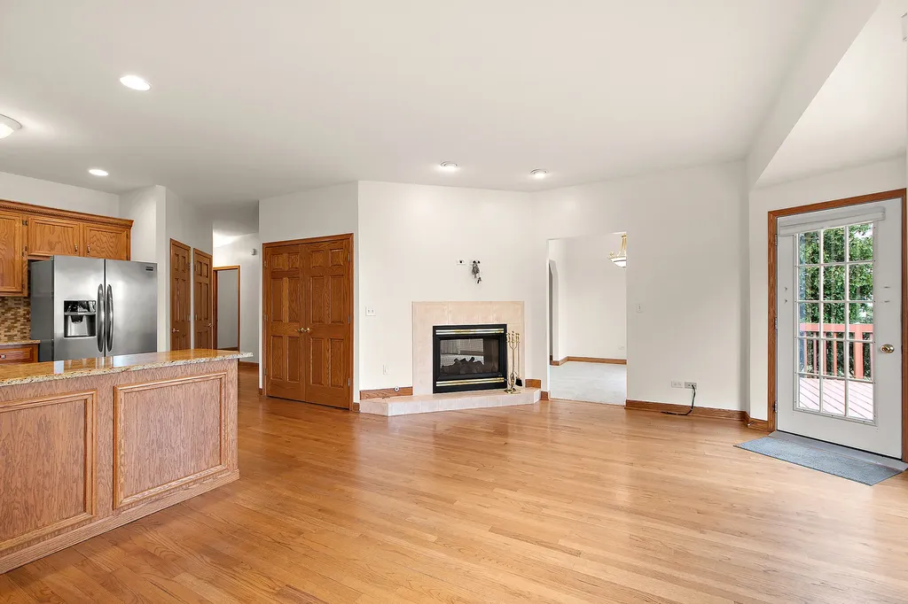 16733 Summercrest Avenue Orland Park IL 60467