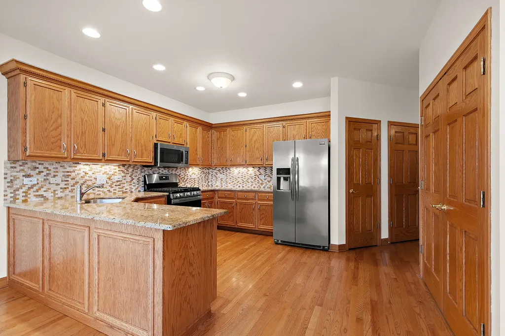 16733 Summercrest Avenue Orland Park IL 60467