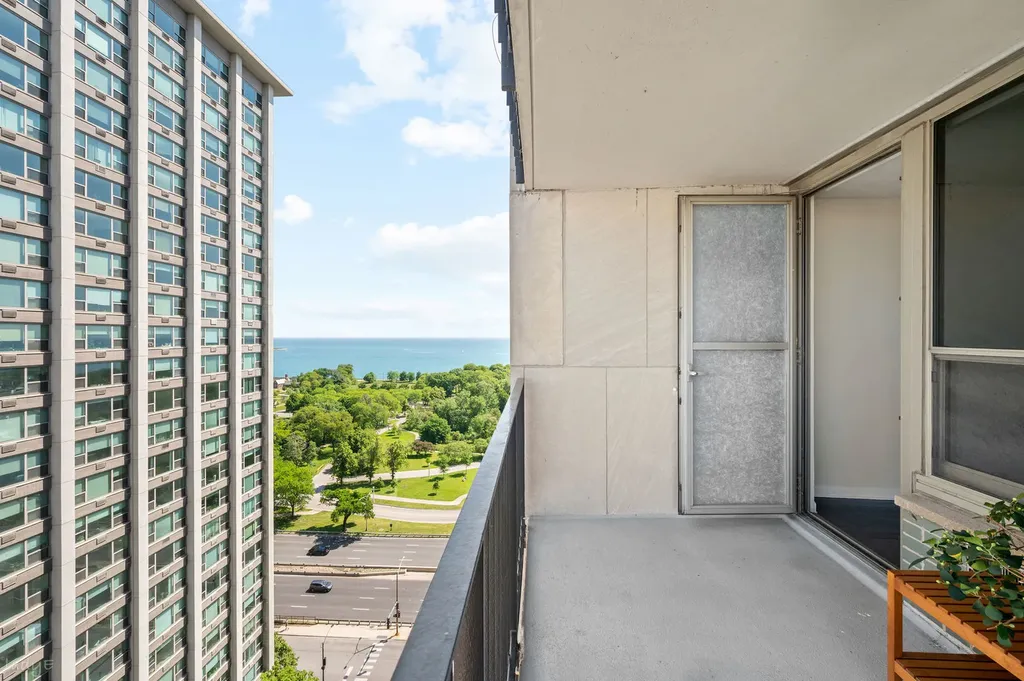 3550 North Lake Shore Drive Chicago IL 60657