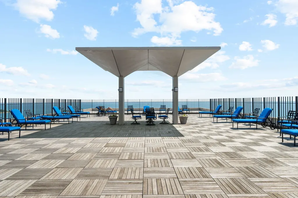 3550 North Lake Shore Drive Chicago IL 60657