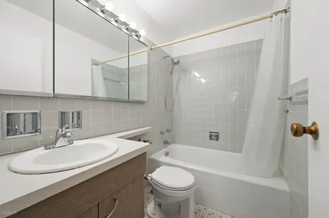 3550 North Lake Shore Drive Chicago IL 60657