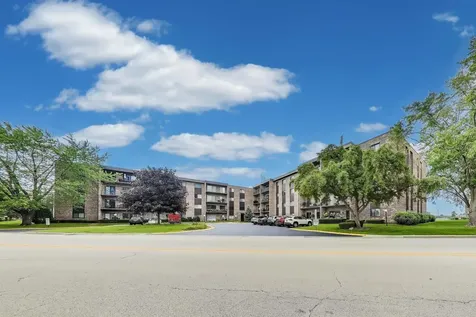 701 West Huntington Commons Road Mount Prospect IL 60056