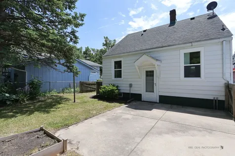615 Park Street Woodstock IL 60098