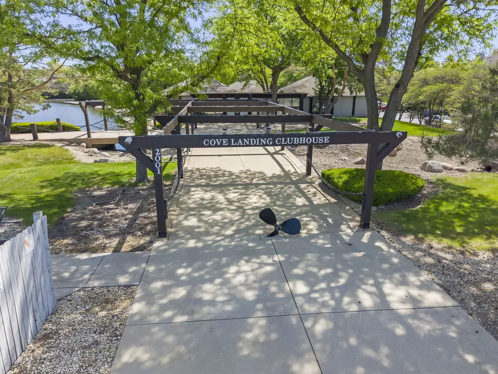 2005 South Finley Road Lombard IL 60148