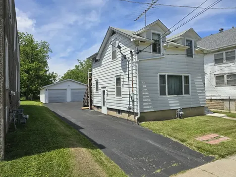 627 N. 11th Street Dekalb IL 60115