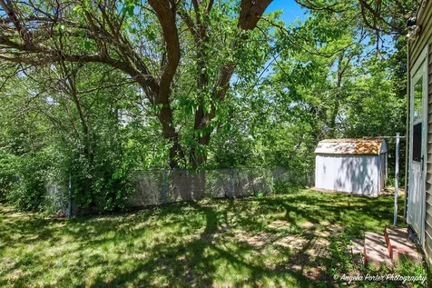 12 Arlington Lane Fox Lake IL 60020