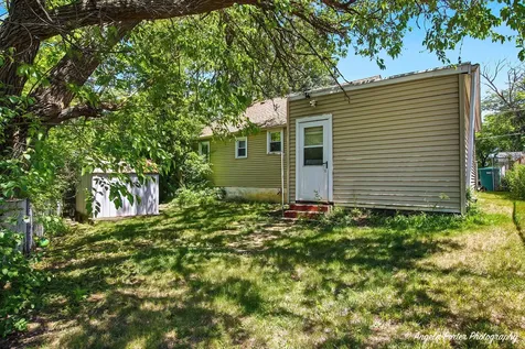 12 Arlington Lane Fox Lake IL 60020