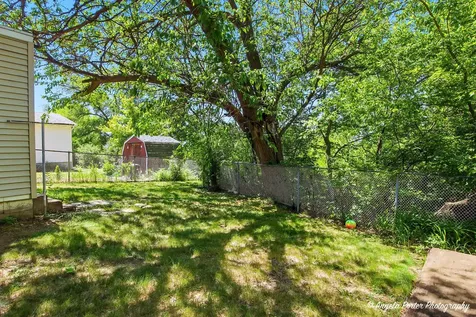 12 Arlington Lane Fox Lake IL 60020