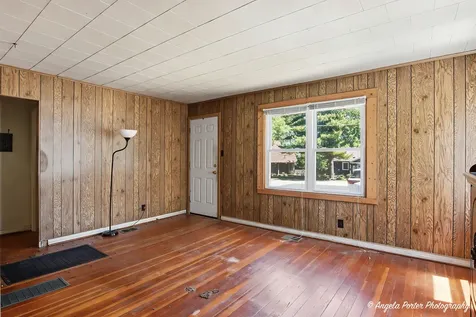 12 Arlington Lane Fox Lake IL 60020