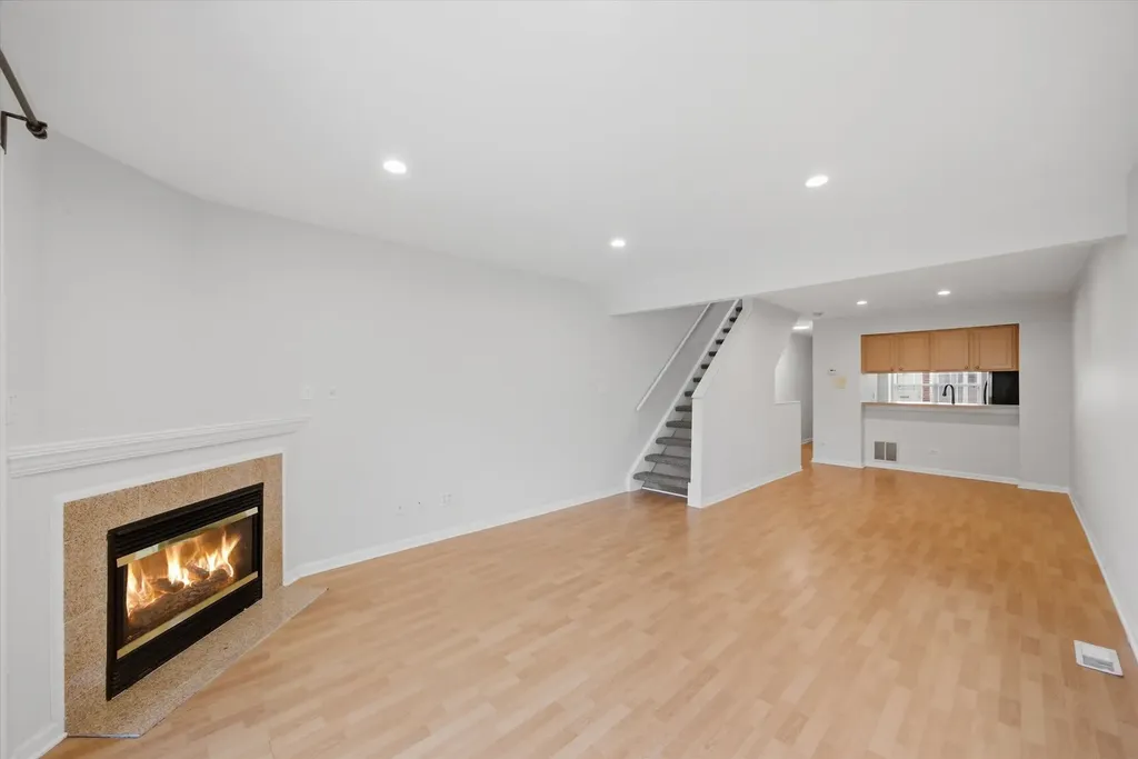 8009 Lincoln Avenue Skokie IL 60077
