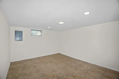 16650 Greenwood Avenue South Holland IL 60473