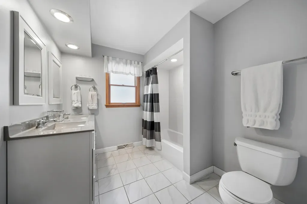 4405 Prospect Avenue Downers Grove IL 60515