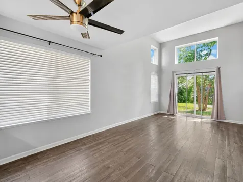 979 Huntington Drive Elk Grove Village IL 60007