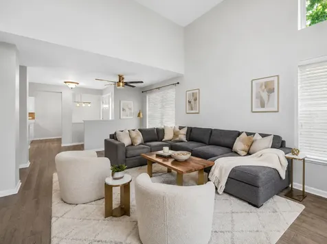 979 Huntington Drive Elk Grove Village IL 60007