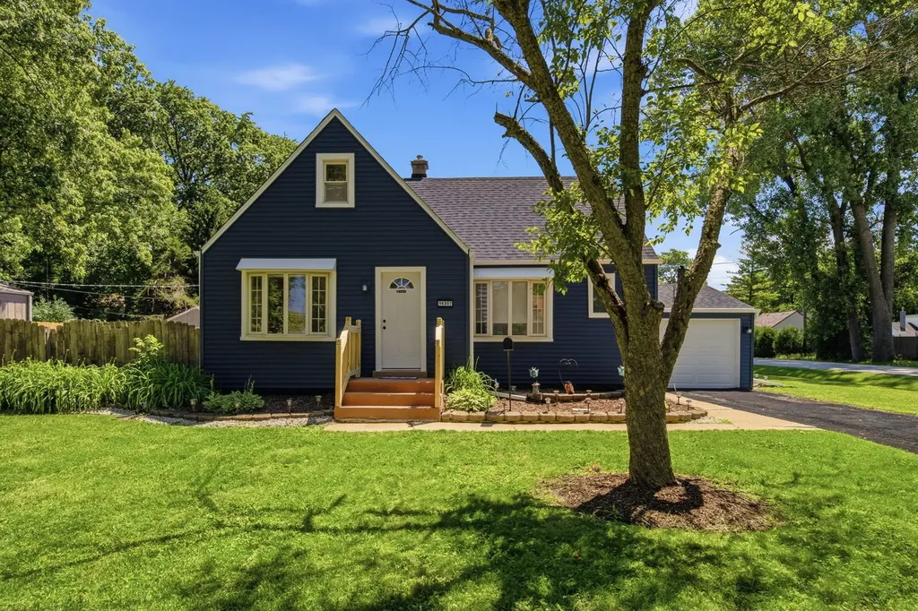 14357 Knox Avenue Midlothian IL 60445