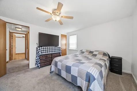 14357 Knox Avenue Midlothian IL 60445