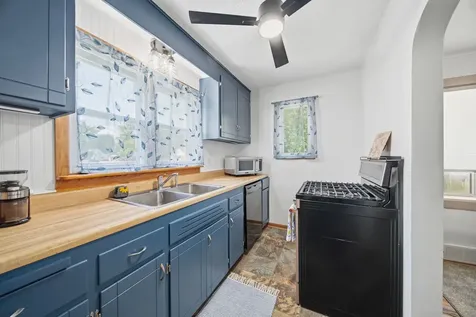 14357 Knox Avenue Midlothian IL 60445