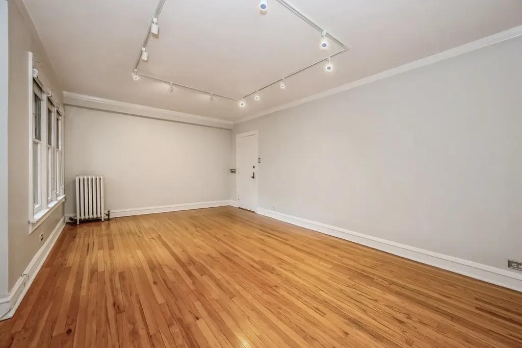 2326 North Lincoln Park We Chicago IL 60614