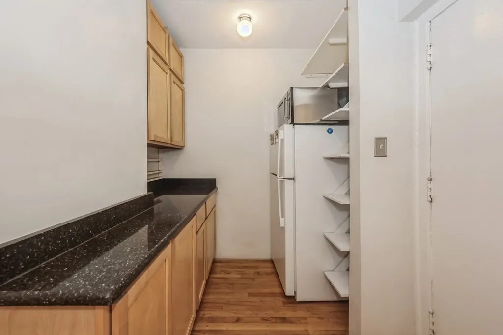 2326 North Lincoln Park We Chicago IL 60614