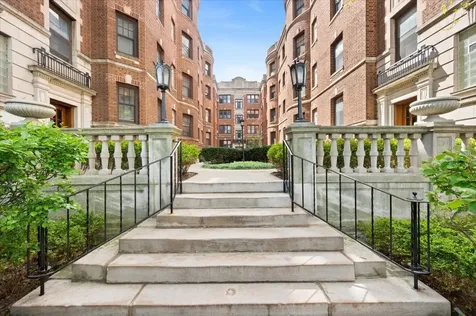 2326 North Lincoln Park We Chicago IL 60614