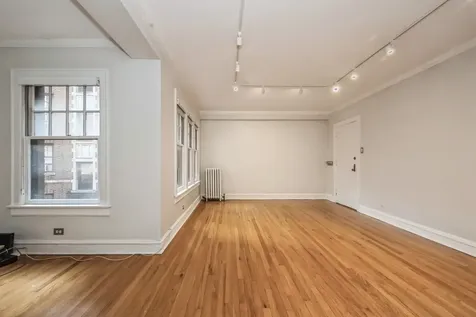 2326 North Lincoln Park We Chicago IL 60614