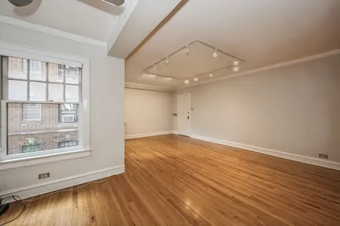 2326 North Lincoln Park We Chicago IL 60614
