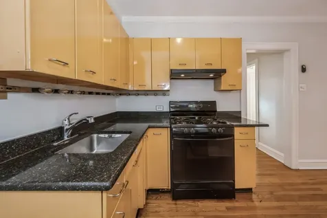 2326 North Lincoln Park We Chicago IL 60614