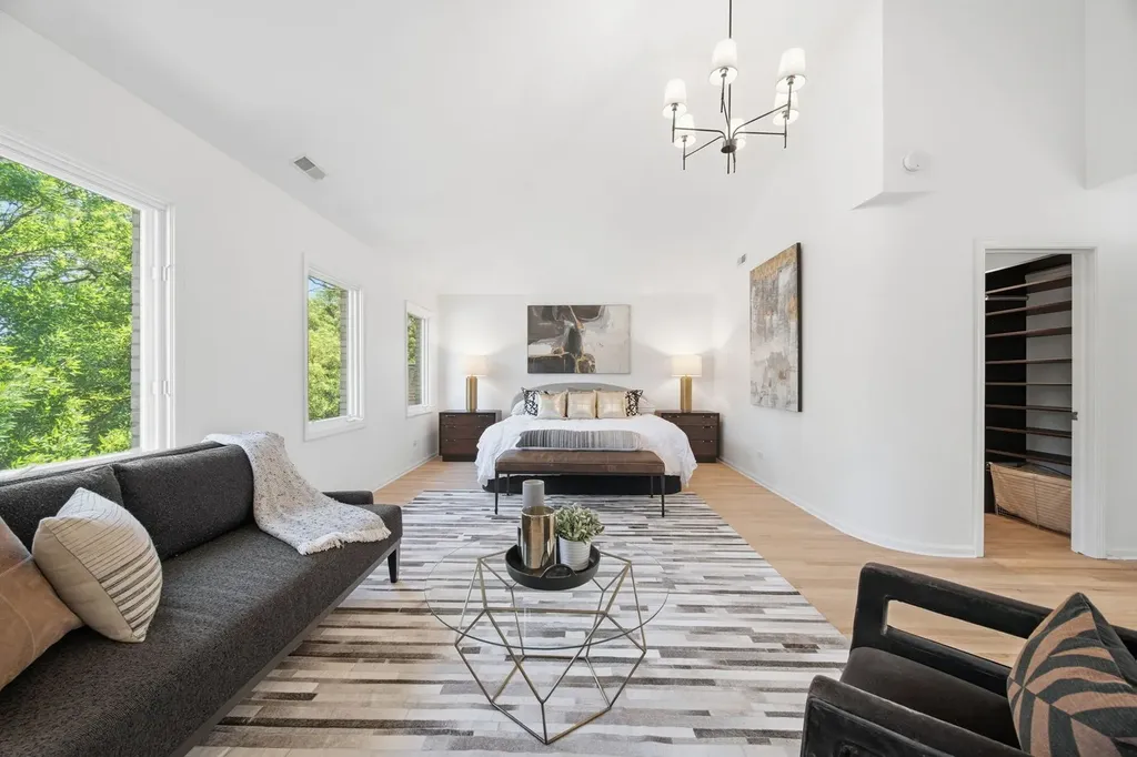 722 North Leavitt Street Chicago IL 60612