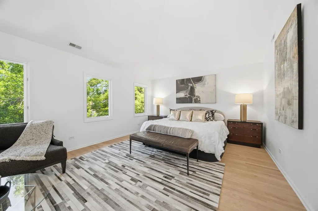 722 North Leavitt Street Chicago IL 60612