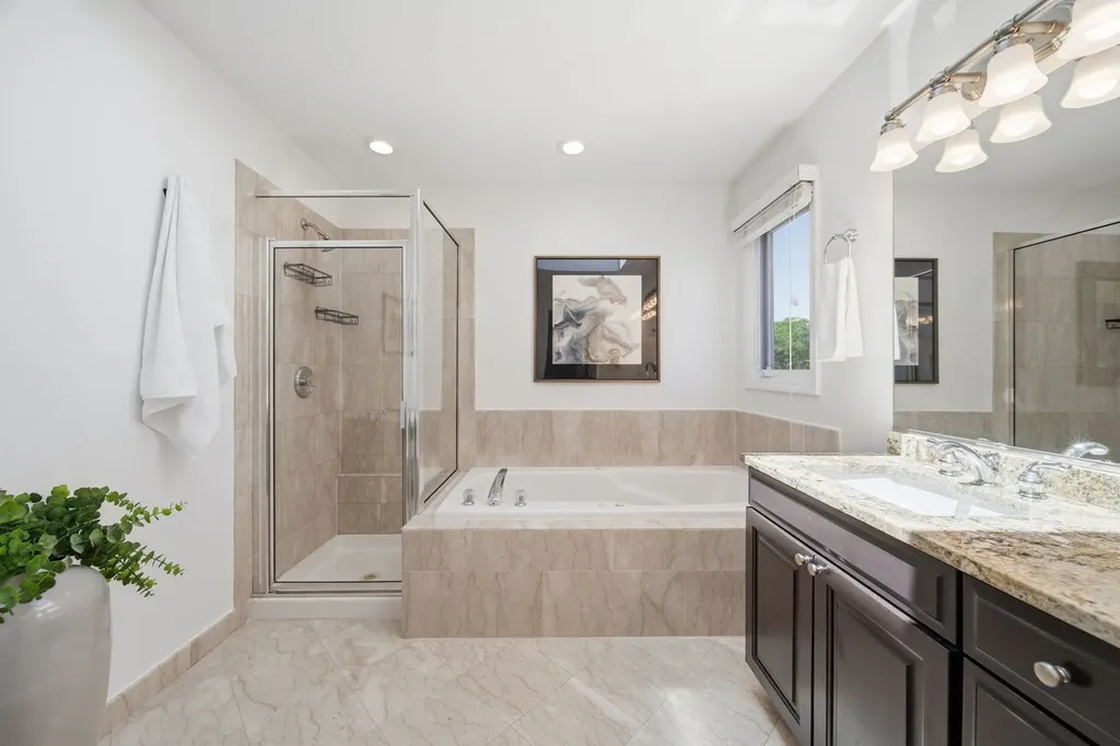 722 North Leavitt Street Chicago IL 60612
