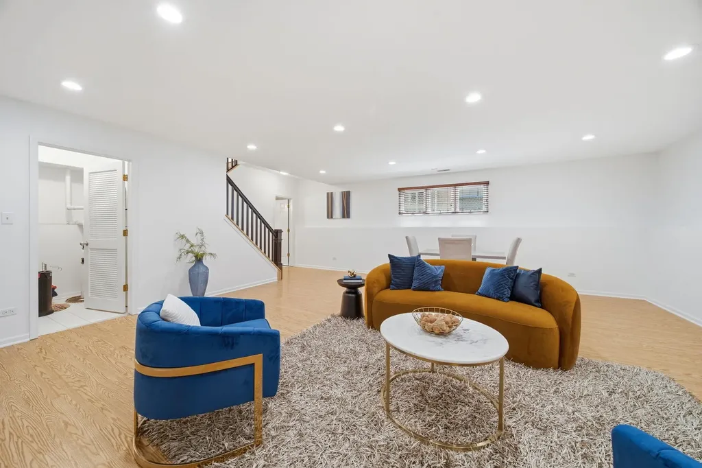 722 North Leavitt Street Chicago IL 60612