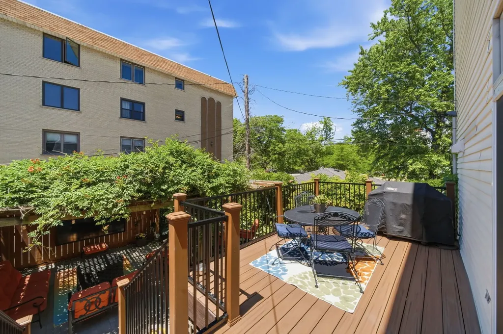 722 North Leavitt Street Chicago IL 60612