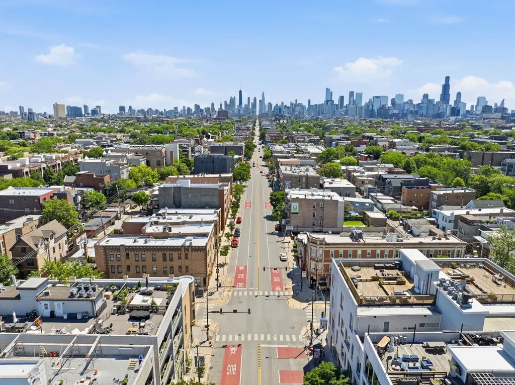 722 North Leavitt Street Chicago IL 60612