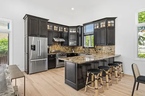 722 North Leavitt Street Chicago IL 60612