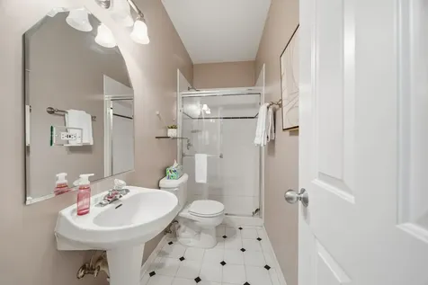 722 North Leavitt Street Chicago IL 60612
