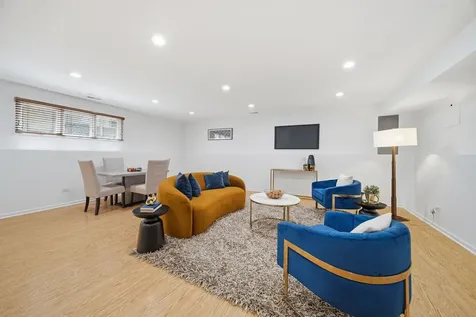 722 North Leavitt Street Chicago IL 60612