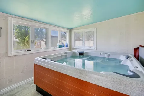 898 Debra Lane Elk Grove Village IL 60007