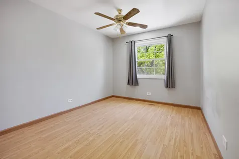898 Debra Lane Elk Grove Village IL 60007