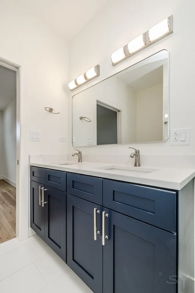 2611 West 21 Street Chicago IL 60608