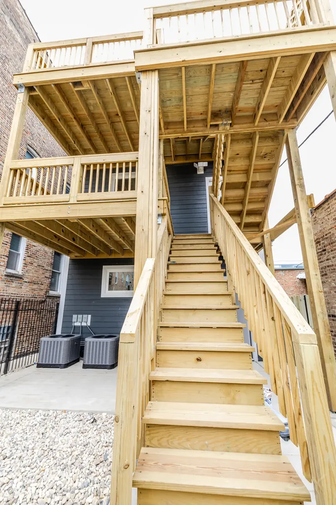 2611 West 21 Street Chicago IL 60608