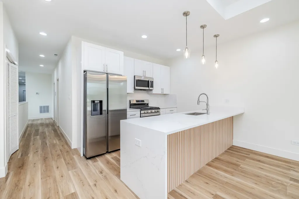 2611 West 21 Street Chicago IL 60608