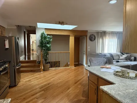 6716 West 89th Place Oak Lawn IL 60453