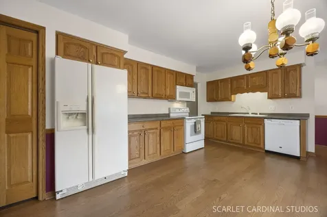 18 Cayman Drive Montgomery IL 60538