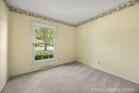 18 Cayman Drive Montgomery IL 60538