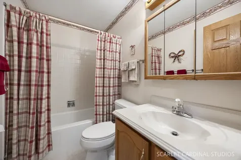 18 Cayman Drive Montgomery IL 60538