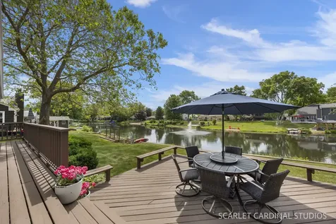 18 Cayman Drive Montgomery IL 60538